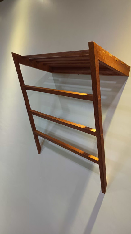 شلف حوله حمام