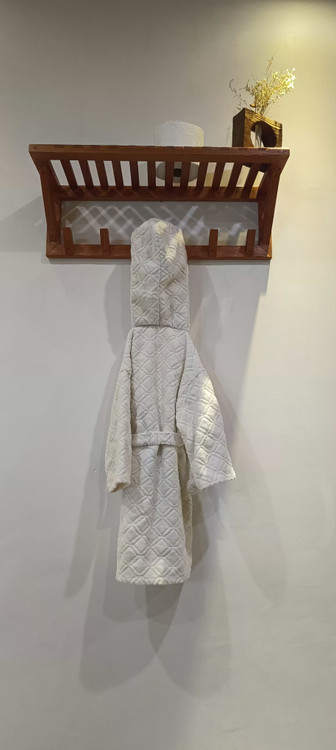 شلف حوله حمام