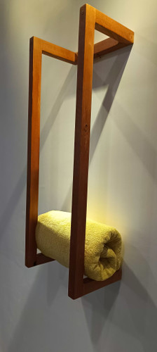 شلف حوله حمام