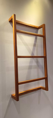 شلف حوله حمام